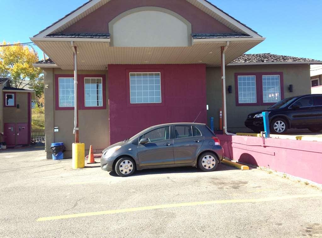 Canadas Best Value Inn Chinook Station YYC Exterior foto